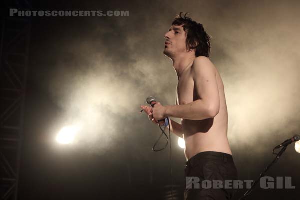 THE FAT WHITE FAMILY - 2016-08-14 - SAINT MALO - Fort de St Pere - 